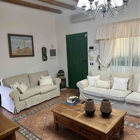 度假居 La Finca. Casa En Ciudad. Zona Residencial Muy Tranquila *