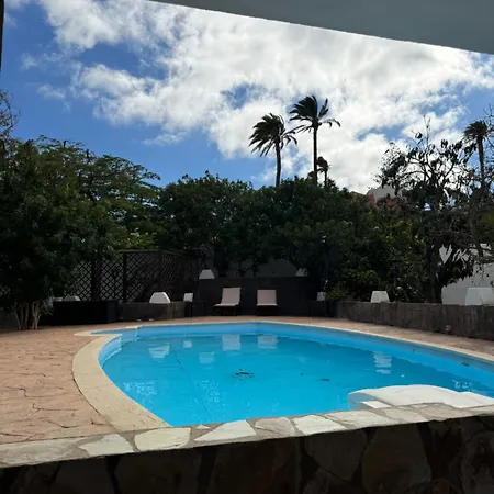 펜션 La Finca. Casa En Ciudad. Zona Residencial Muy Tranquila *